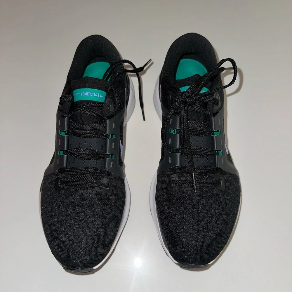 NIKE women’s Air Zoom Vomero 16 black white purple running walking sneakers 6.5